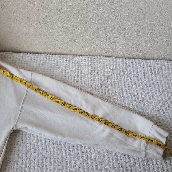 Disney Women's Cream Mickey Mouse Crewneck Sweater Size XL - Picture 7 of 7